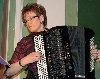  	Elwira Śliwkiewicz-Cisak na akordeonie wykonała stylizacje polskiej i bułgarskiej muzyki ludowej. 