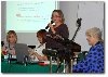 Poobiedni panel dyskusyjny o zmianach w podstawach programowych przedmiotu muzyka. Od prawej: prof. dr hab. Zofia Konaszkiewicz (moderator dyskusji), mgr Magdalena Radziejowska (przewodnicząca ministerialnego zespołu przygotowującego nowe podstawy programowe) mgr Grażyna Kilbach oraz mgr Teresa Wójcik (członkowie zespołu).